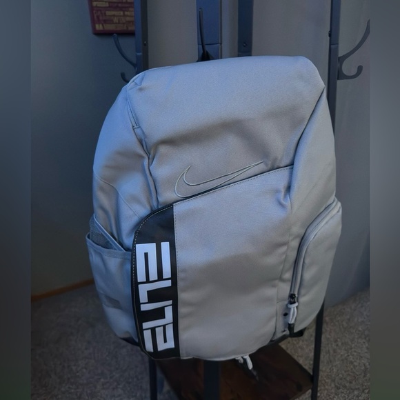 Nike Elite backpack (Gray) like new - Picture 1 of 6